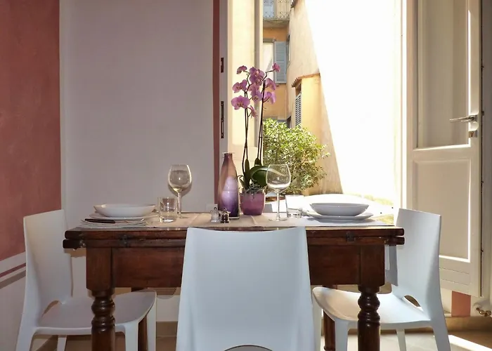 Flora Inn, Super Sweet - Centro Daire *