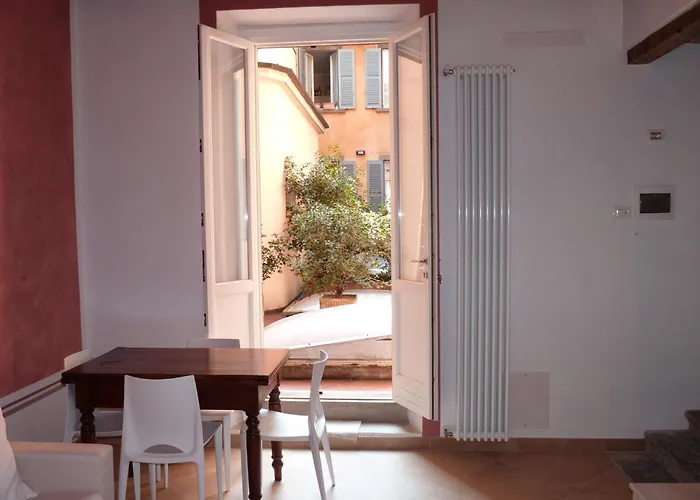 Flora Inn, Super Sweet - Centro Daire *