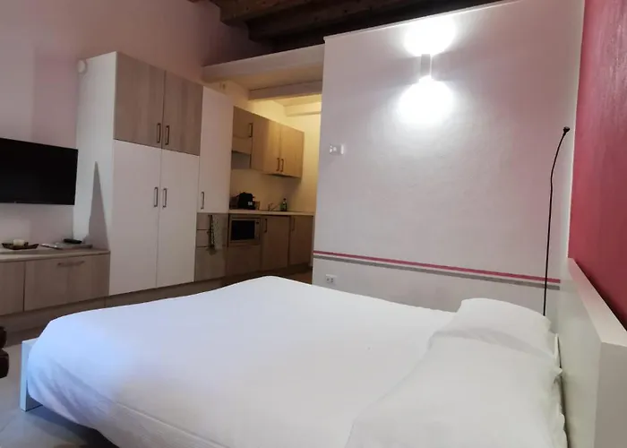 Flora Inn, Super Sweet - Centro Apartament *
